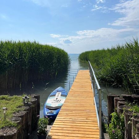Casa Di Bianca - Koezvetlen Vizparti Nyaralo Lägenhet Siófok Exteriör bild